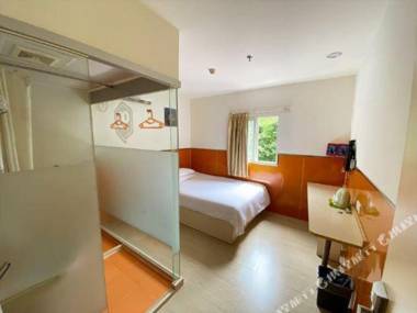 99 Hotel Chain (Guangzhou Jiangnan West Subway Station)