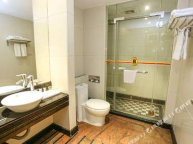 Super 8 Hotel (Guangzhou Panyu Shiqiao Yifa Pedestrian Street)