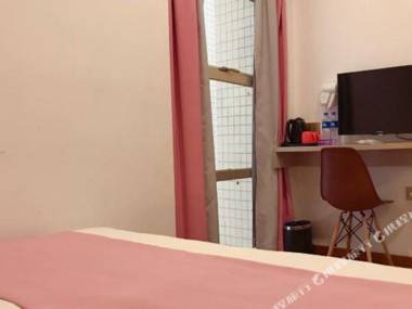 Lan Mei Kuai Jie Jiu Dian (Guang Zhou Cong Hua Qi Che Zhan Dian )