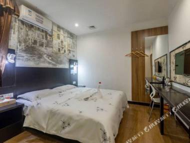 Xin Zai Xian Jiu Dian Guang Zhou Dong Xiao Nan Di Tie Zhan Dian