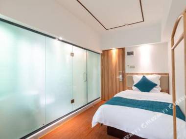 Lingnanchun Hotel(Wuyang Xincheng Store)