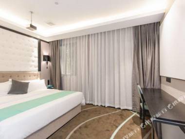 Xana Hotelle (Guangzhou Academy of Fine Arts Changgang metro station)