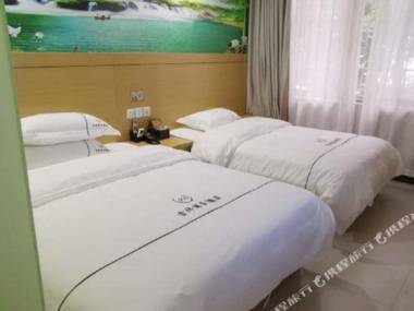 Jixiang Hotel (Guangzhou Dashadi Subway Station)