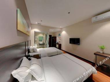 Xingyi Chain Hotel Jiangxia Metro Station