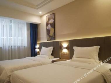 Hua Tian You Pin Jiu Dian Guang Zhou Chen Jia Ci Di Tie Zhan Dian