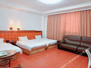 FLAG HIGH HOTEL (Guangzhou Zhujiang New Town Tancun Metro Station)