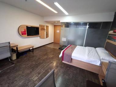 Thank Inn Hotel Jiangxi Ganzhou Huichang County Tongluowan Square