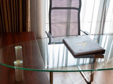 Gan Zhou Wai Tan Jia Ri Hotel