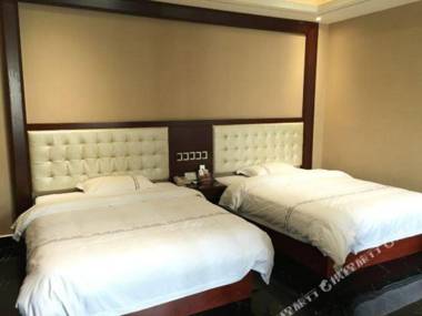 Luzhou Yinghao Holiday Hotel
