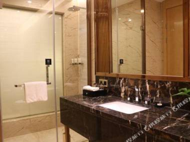 Lianjiang Century Hongteng Hotel