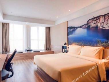 Dolphin Bay Hotel