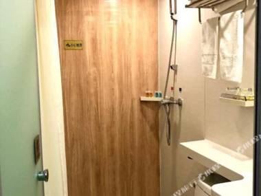 Yang Guang Shang Wu Jiu Dian (Fu Zhou Zhang Le Guo Ji Ji Chang Dian )