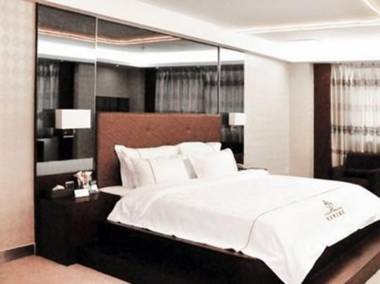 V.crown Holiday Hotel