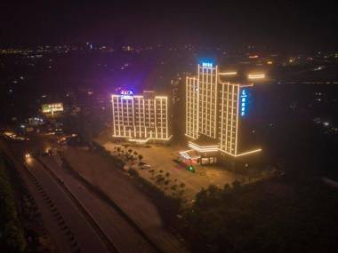 Lavande Hotel SiHui NanJiang Sanshui Forest Park