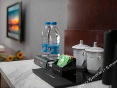 Bai He Jiu Dian (Fo Shan Le Cong Tian You Cheng Dian )