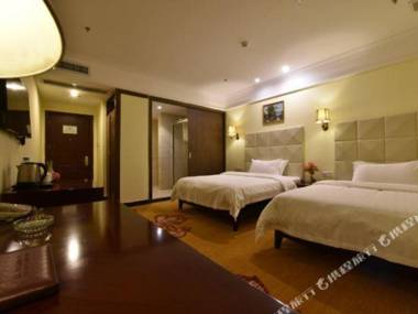 Fo Shan Bi Hua Li Shang Wu Jiu Dian Nan Feng Gu Zao Zhang Cha Di Tie Zhan Dian