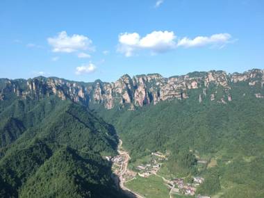 Whispering Mountains Boutique Hotel