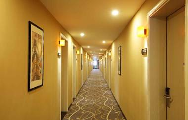 7 Days Premium Dalian Lvshun Central Square New-Mart Branch