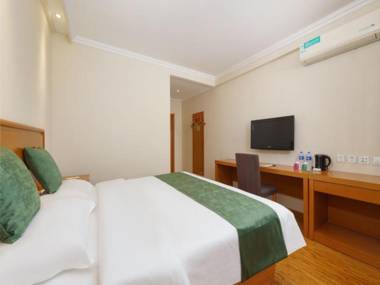 Green Tree Inn Dalian Railway Station People's Square Metro Station