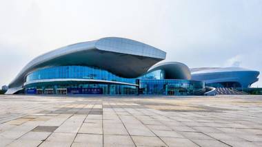 Crowne Plaza Dalian Sports Center an IHG Hotel