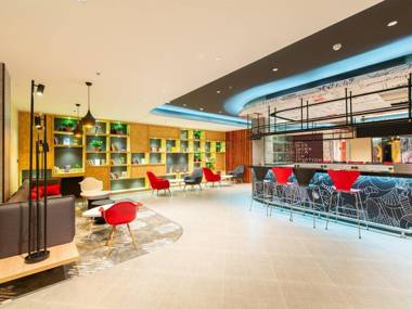 Ibis Dalian Yida Spring Field Hotel