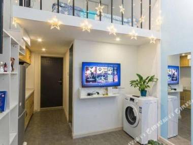 Xuexiao International Youth Apartment (Dalian Zhongshan Square Railway Station)