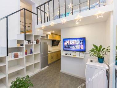 Xuexiao International Youth Apartment (Dalian Zhongshan Square Railway Station)