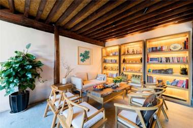 Dali Old Courtyard Boutique Inn