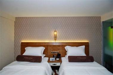 James Joyce Coffetel Dali Erhai Park Branch