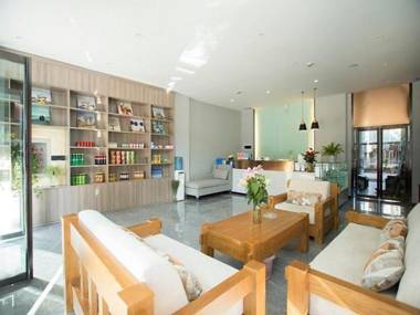 7 Days Premium Dali Railway Station