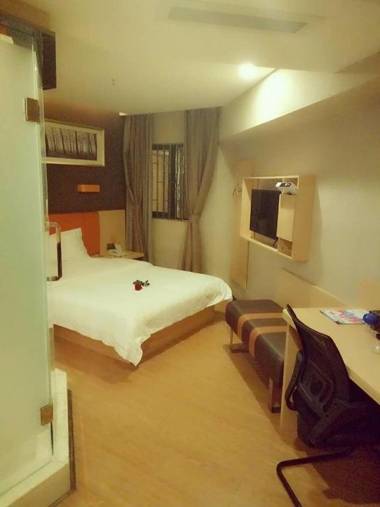 7 Days Premium Chongqing Nanping Convention Center Gongmao Subway Station Branch