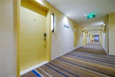 City Comfort Inn Chongqing Yangjiaping Walking Street Light Rail Station