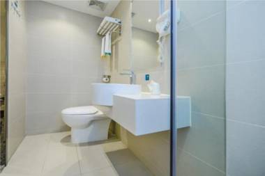 City Comfort Inn Chongqing Yangjiaping Walking Street Light Rail Station