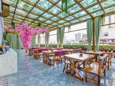 Lavande Hotels Chongqing Jiefangbei Haochi street