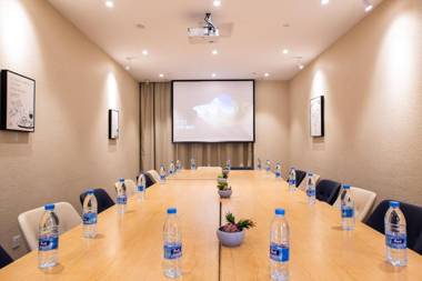 Hanting Hotel Chongqing Guanyinqiao Metro Station