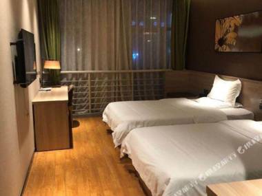 Galliance Hotel (Chongqing Fortune Center Xingfu Plaza Guangdianyuan Metro Station)