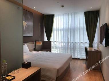 Galliance Hotel (Chongqing Fortune Center Xingfu Plaza Guangdianyuan Metro Station)