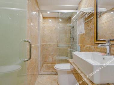 Vienna Hotel (Chongqing Guanyinqiao Pedestrian Street)