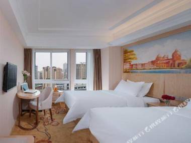 Vienna Hotel (Chongqing Guanyinqiao Pedestrian Street)