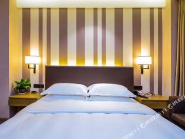 Yun Hu International Hotel (Chongqing South High-speed Railway Station Liangping)