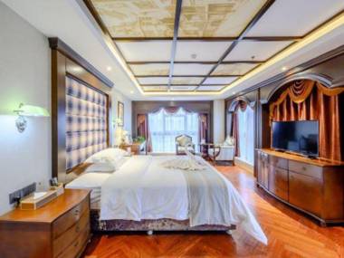 River Four Seasons Hotel