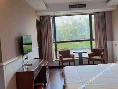 Junchen Business Hotel