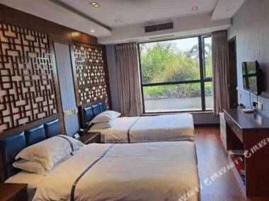 Junchen Business Hotel