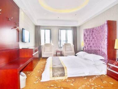 Yibainian Holiday Hotel