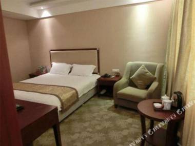 Tongnan Tianbao Hotel