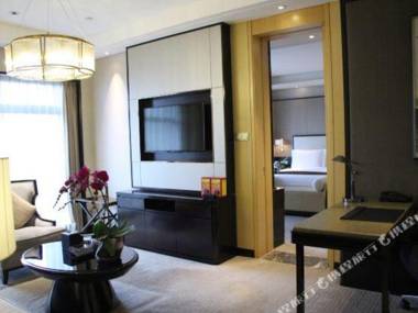 Howard Johnson Jinyi Hotel Chongqing