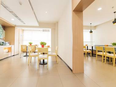 Hanting Hotel Chengdu East Railway Station