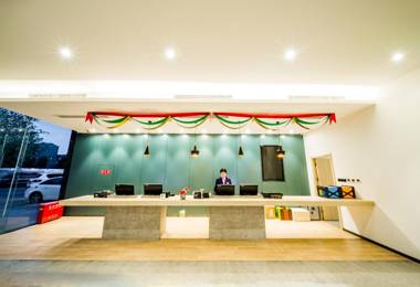 ibis Chengdu Meizhou Center