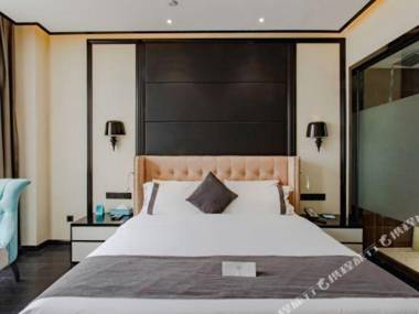 Xana Hotelle Chengdu Railway East Station West Square