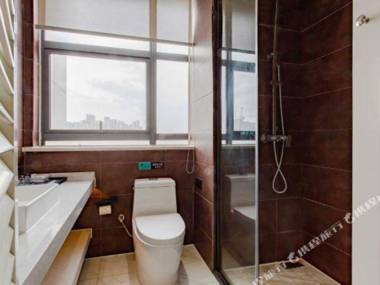 Xana Hotelle Chengdu Railway East Station West Square